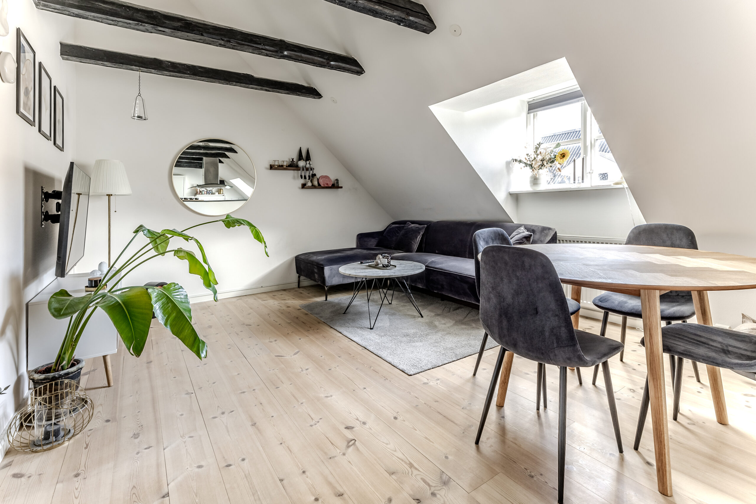 04_2026_c28_3_th_Stine-14