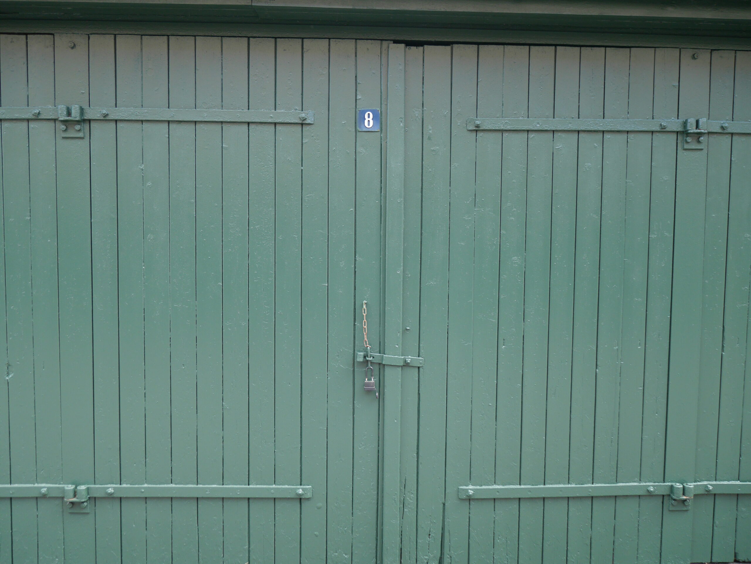 Garage 8